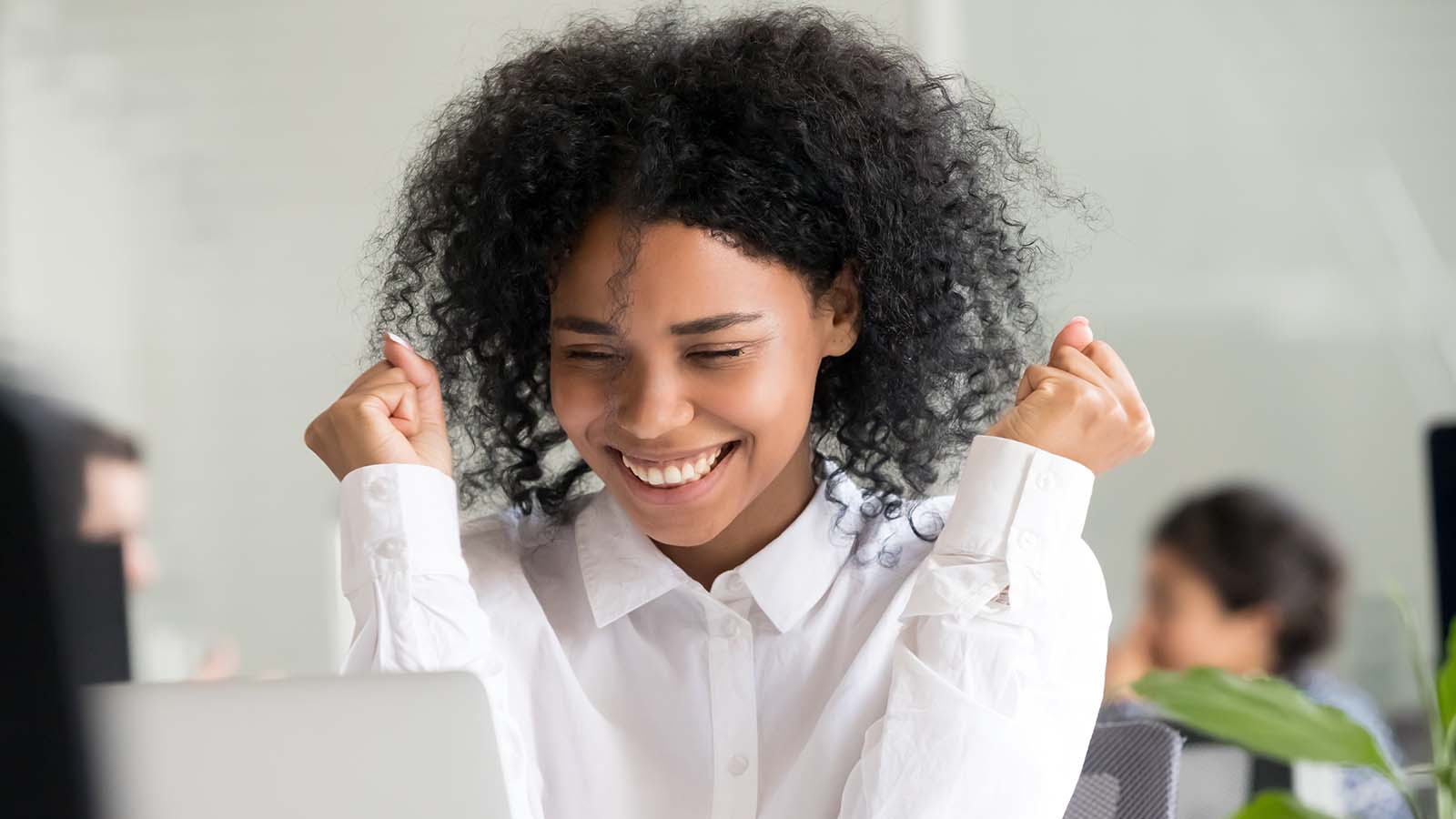 <span id="hs_cos_wrapper_name" class="hs_cos_wrapper hs_cos_wrapper_meta_field hs_cos_wrapper_type_text" style="" data-hs-cos-general-type="meta_field" data-hs-cos-type="text" >How to Apply and Win a Dispensary License in Missouri (Free Guide Inside)</span>