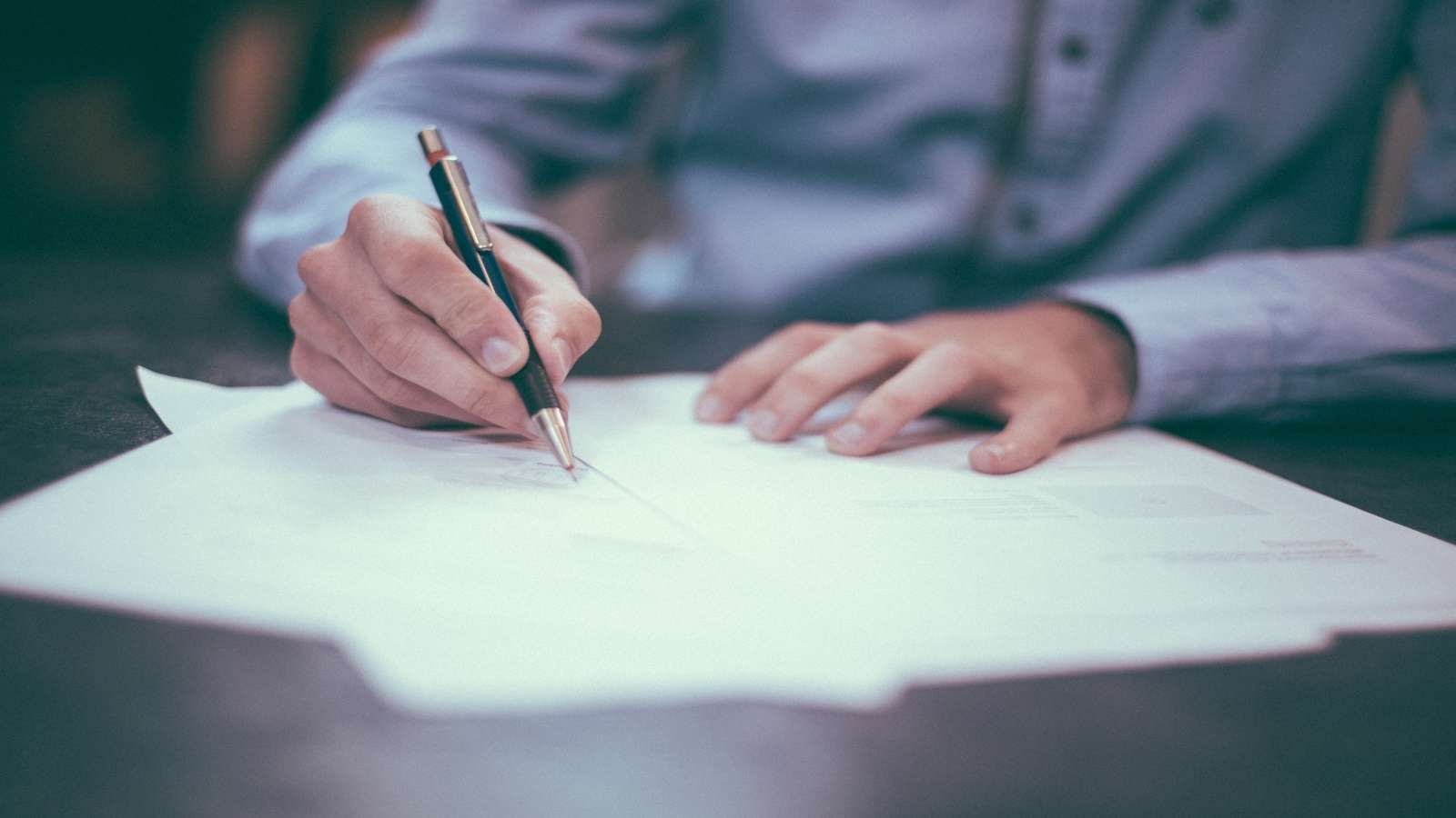 <span id="hs_cos_wrapper_name" class="hs_cos_wrapper hs_cos_wrapper_meta_field hs_cos_wrapper_type_text" style="" data-hs-cos-general-type="meta_field" data-hs-cos-type="text" >How to Get a Budtender Job: 5 Crucial Application Inclusions</span>