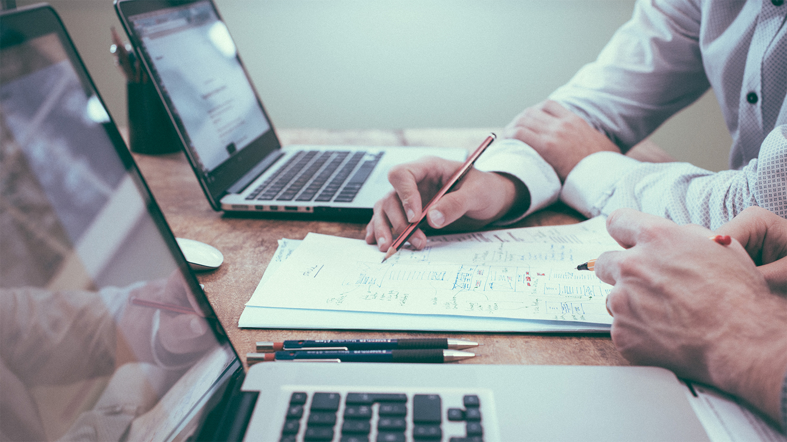 <span id="hs_cos_wrapper_name" class="hs_cos_wrapper hs_cos_wrapper_meta_field hs_cos_wrapper_type_text" style="" data-hs-cos-general-type="meta_field" data-hs-cos-type="text" >4 Ways to Market Your Cannabis Dispensary Online</span>